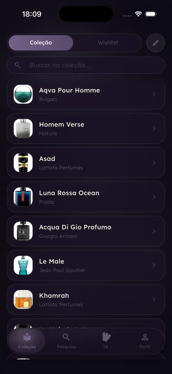 Tela de coleção do app Scentia, mostrando perfumes salvos com marca e foto do frasco